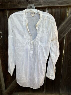 Converse One Star white long-sleeve pintuck tunic blous